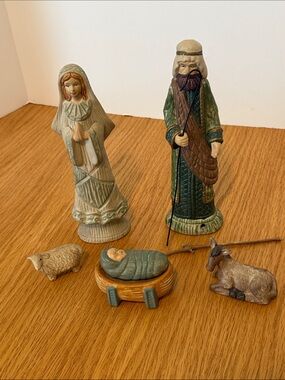 Hand-Painted Cream & Green Nativity Figurine Set - Home Holiday